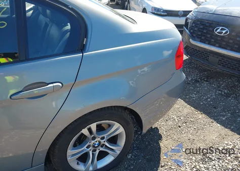 2008 BMW 328Xi z USA, uszkodzony, nr VIN WBAVC735X8KP38821